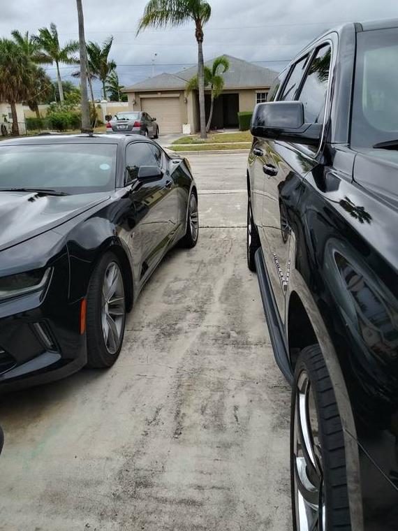 CHEVROLET CAMARO 2018 1G1FB1RS1J0135805 image