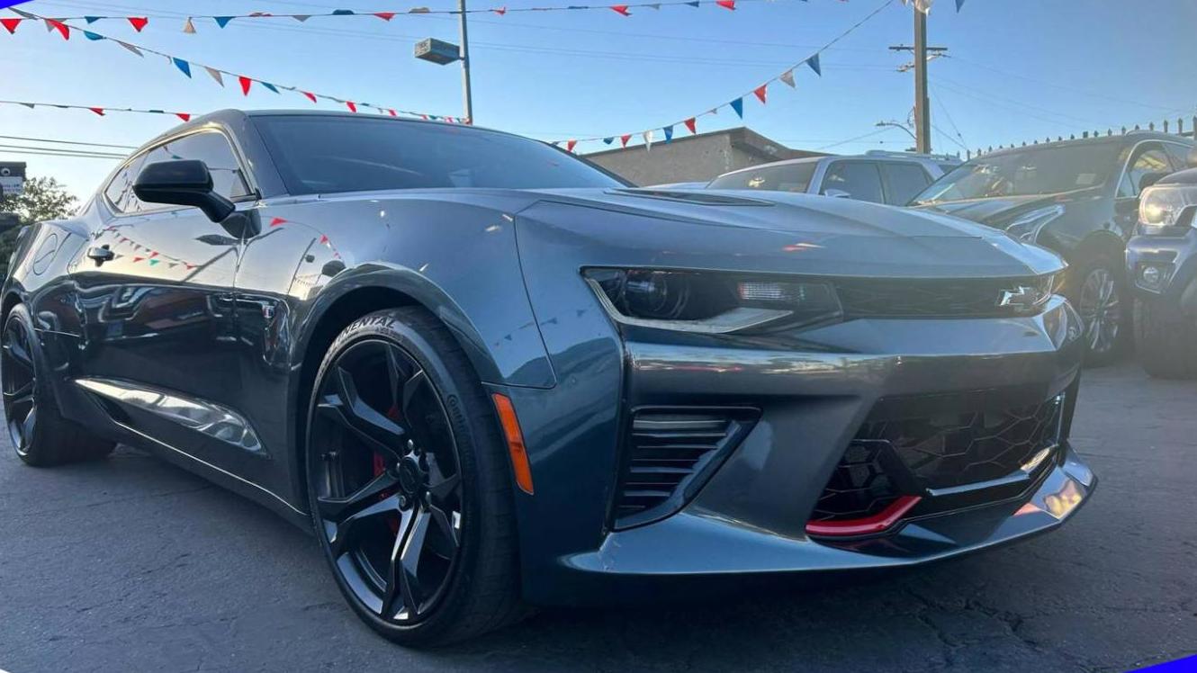 CHEVROLET CAMARO 2018 1G1FE1R79J0144688 image