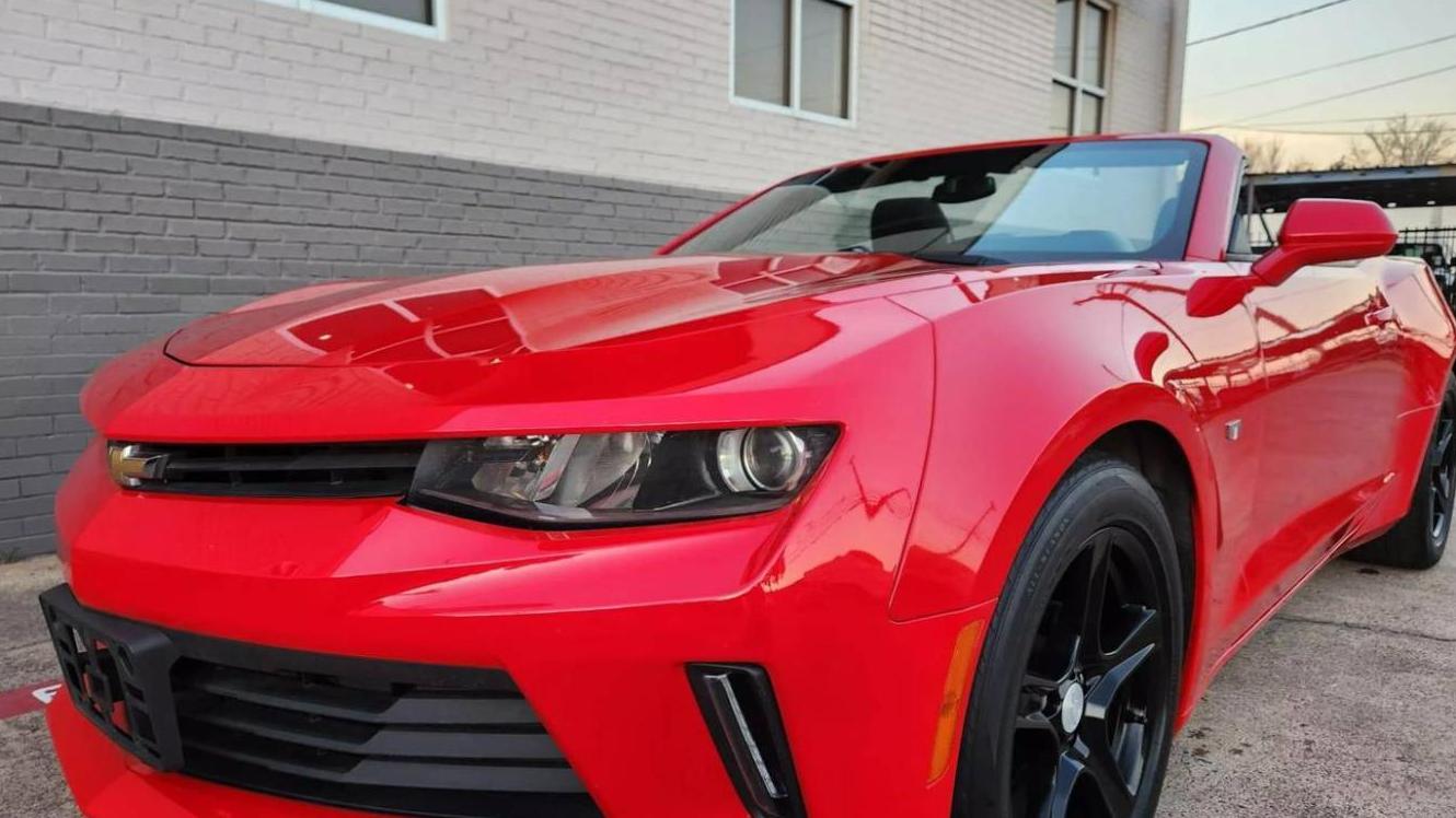 CHEVROLET CAMARO 2018 1G1FB3DX0J0115429 image