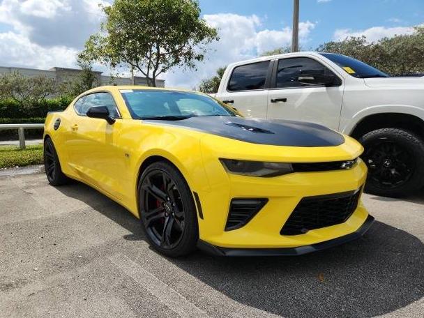 CHEVROLET CAMARO 2018 1G1FE1R71J0150551 image