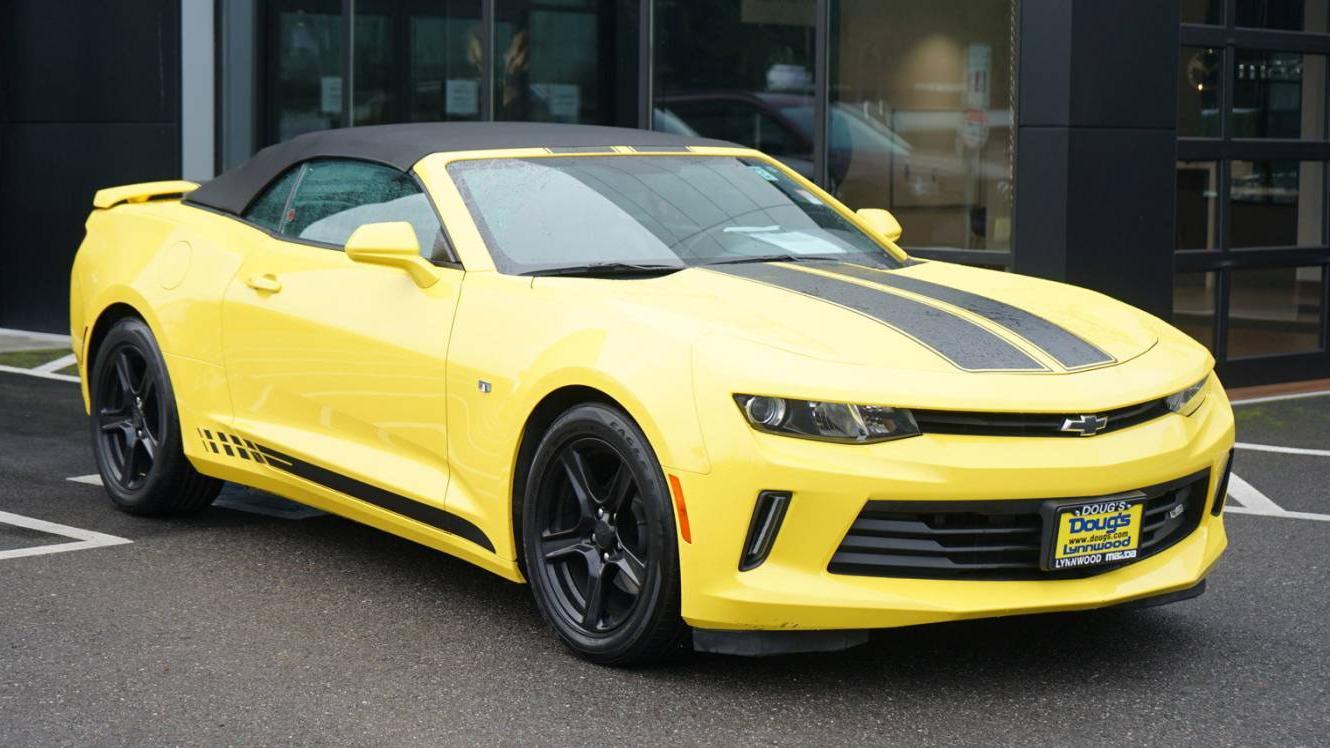 CHEVROLET CAMARO 2018 1G1FD3DS4J0158475 image