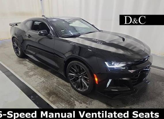 CHEVROLET CAMARO 2018 1G1FJ1R62J0132918 image