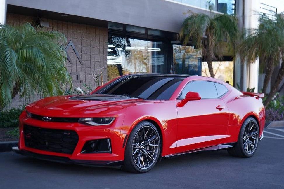 CHEVROLET CAMARO 2018 1G1FK1R64J0134201 image