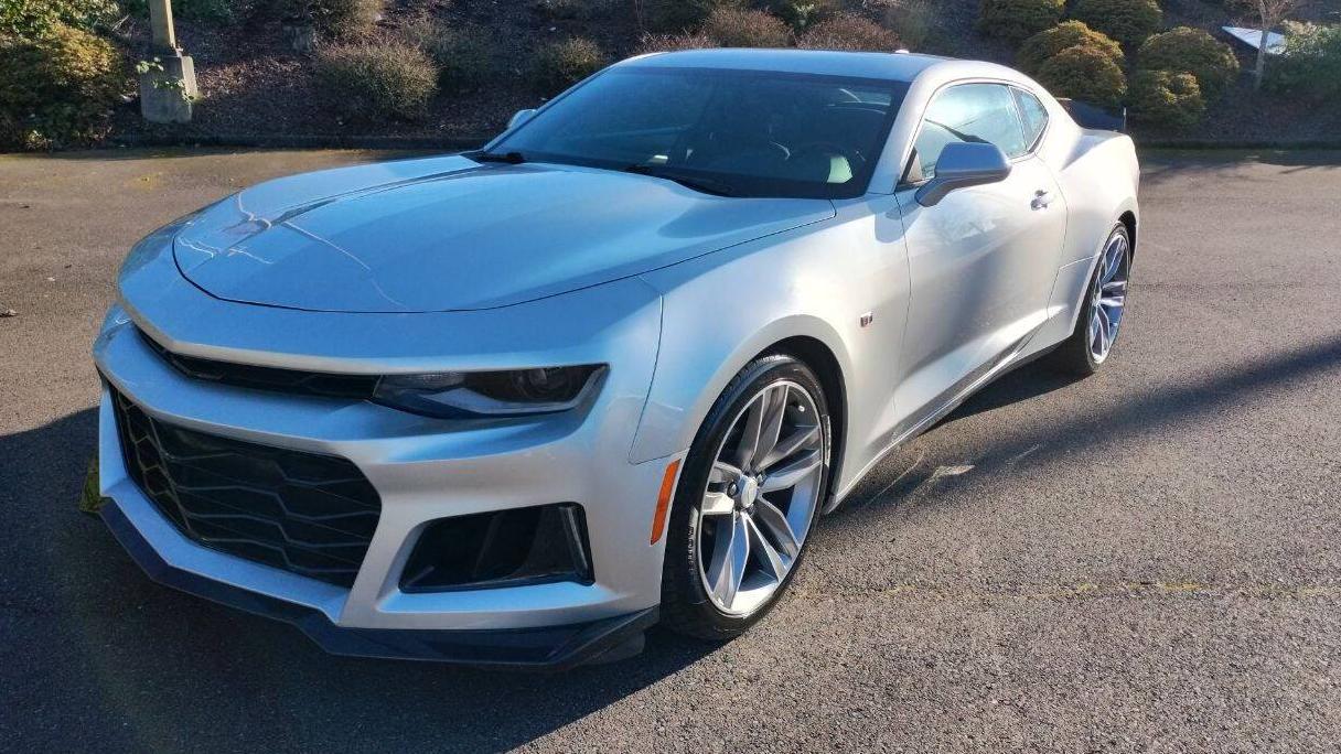 CHEVROLET CAMARO 2018 1G1FB1RS6J0131863 image