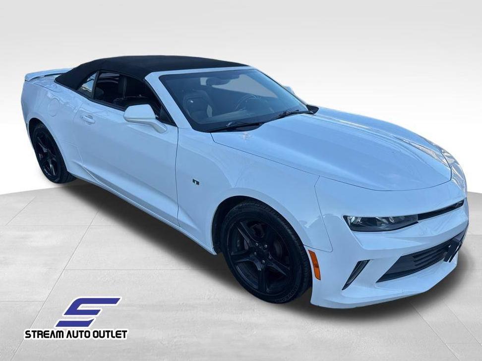 CHEVROLET CAMARO 2018 1G1FB3DX3J0157481 image