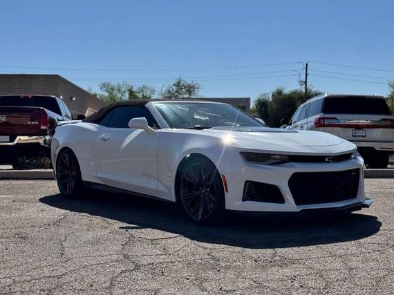 CHEVROLET CAMARO 2018 1G1FK3D60J0136613 image