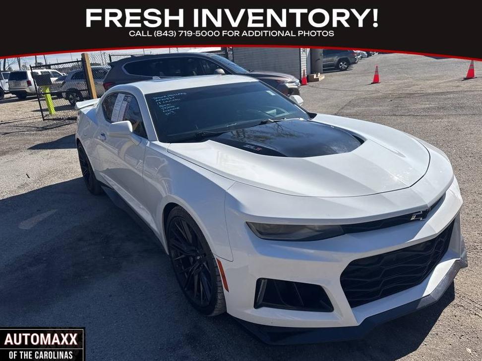 CHEVROLET CAMARO 2018 1G1FK1R65J0174965 image