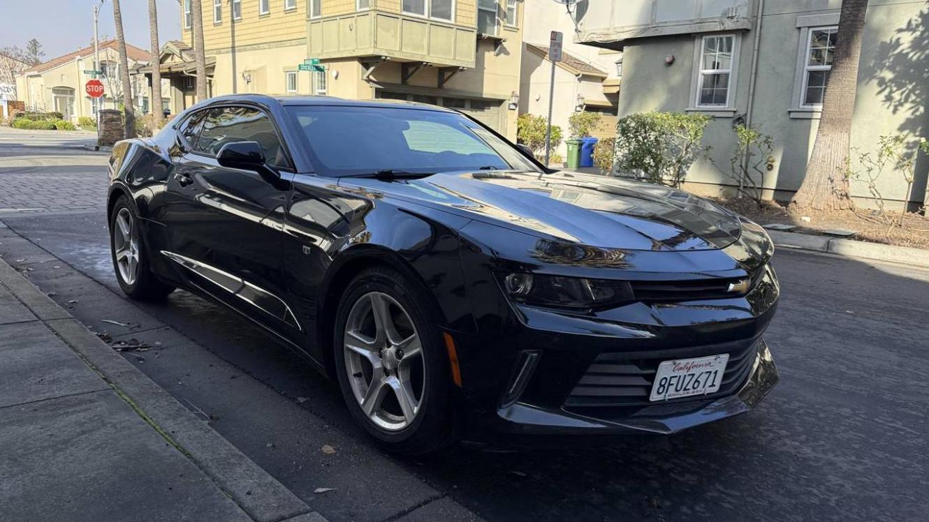 CHEVROLET CAMARO 2018 1G1FB1RS7J0122833 image