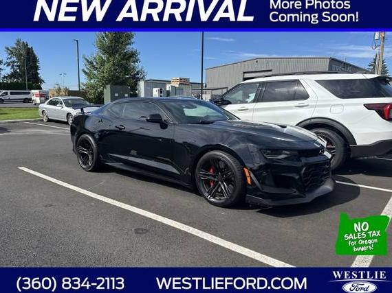 CHEVROLET CAMARO 2018 1G1FJ1R61J0121554 image