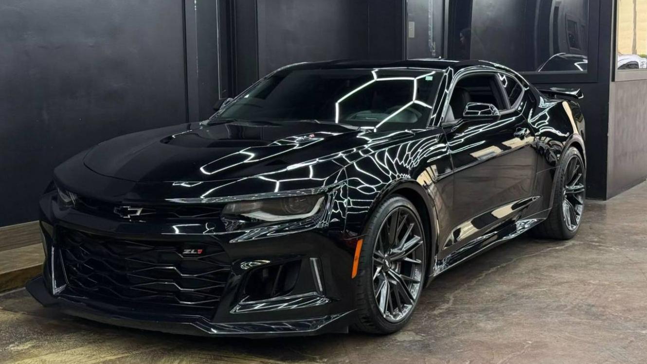 CHEVROLET CAMARO 2017 1G1FJ1R68H0212329 image