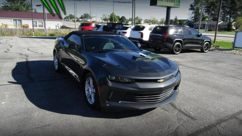 CHEVROLET CAMARO 2017 1G1FB3DX5H0143964 image