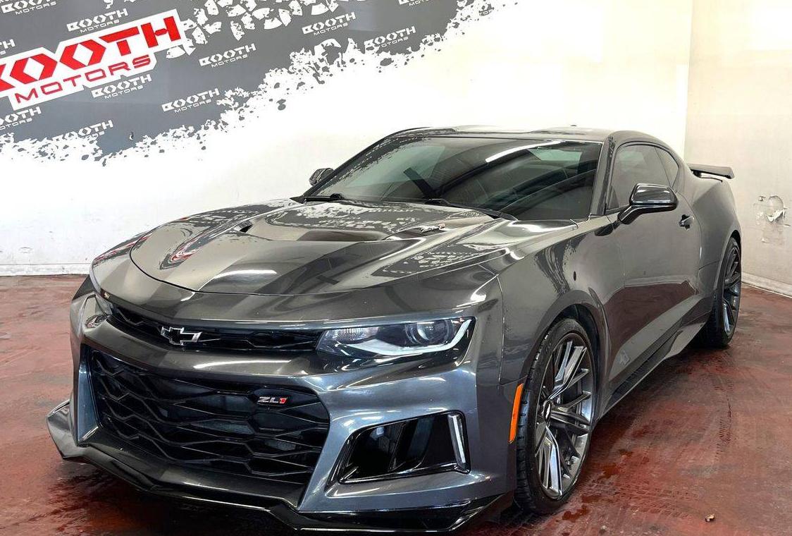 CHEVROLET CAMARO 2017 1G1FK1R6XH0200700 image