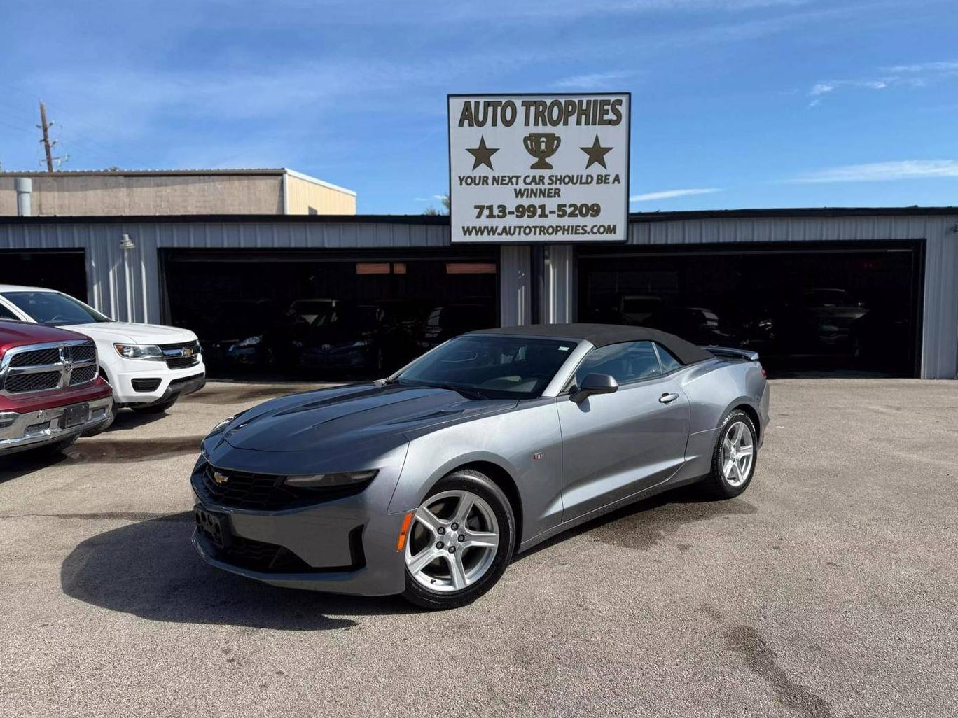 CHEVROLET CAMARO 2020 1G1FB3DX5L0132553 image