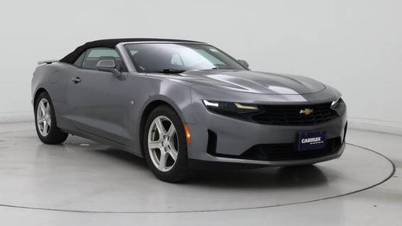 CHEVROLET CAMARO 2020 1G1FB3DX1L0100568 image