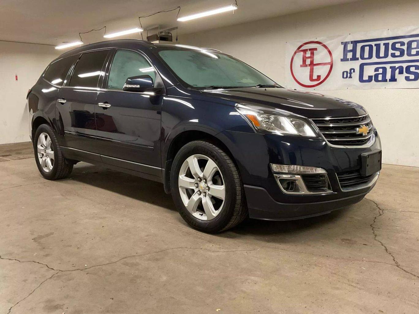 CHEVROLET TRAVERSE 2016 1GNKVGKD2GJ193136 image