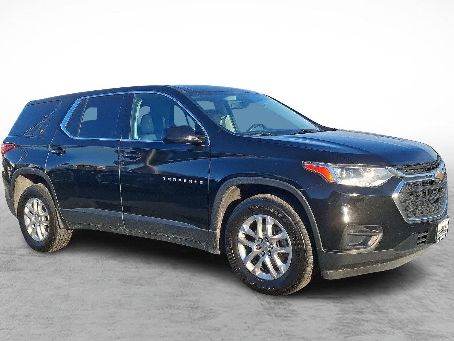 CHEVROLET TRAVERSE 2019 1GNERFKW0KJ150386 image