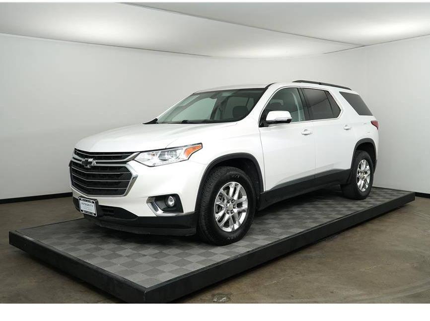 CHEVROLET TRAVERSE 2019 1GNERGKW0KJ224590 image