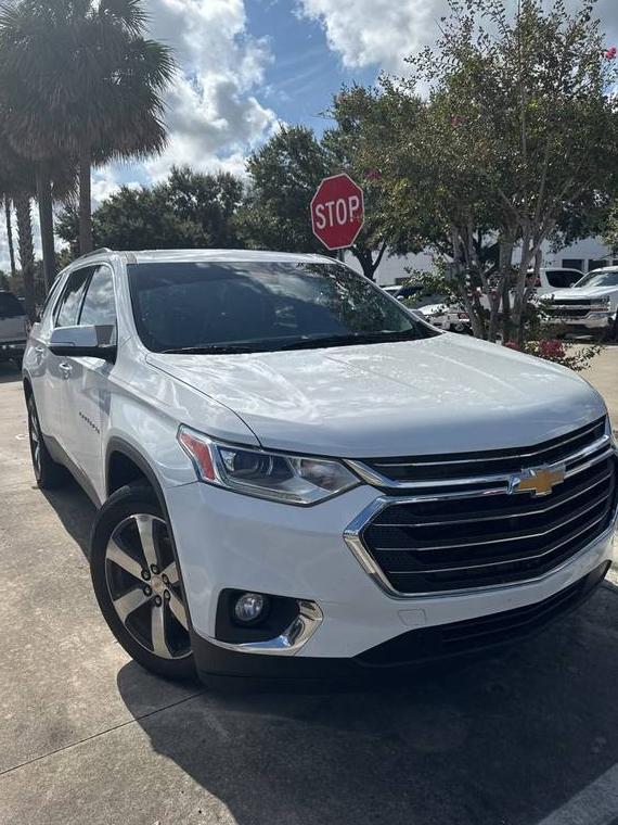 CHEVROLET TRAVERSE 2019 1GNERHKW1KJ253098 image