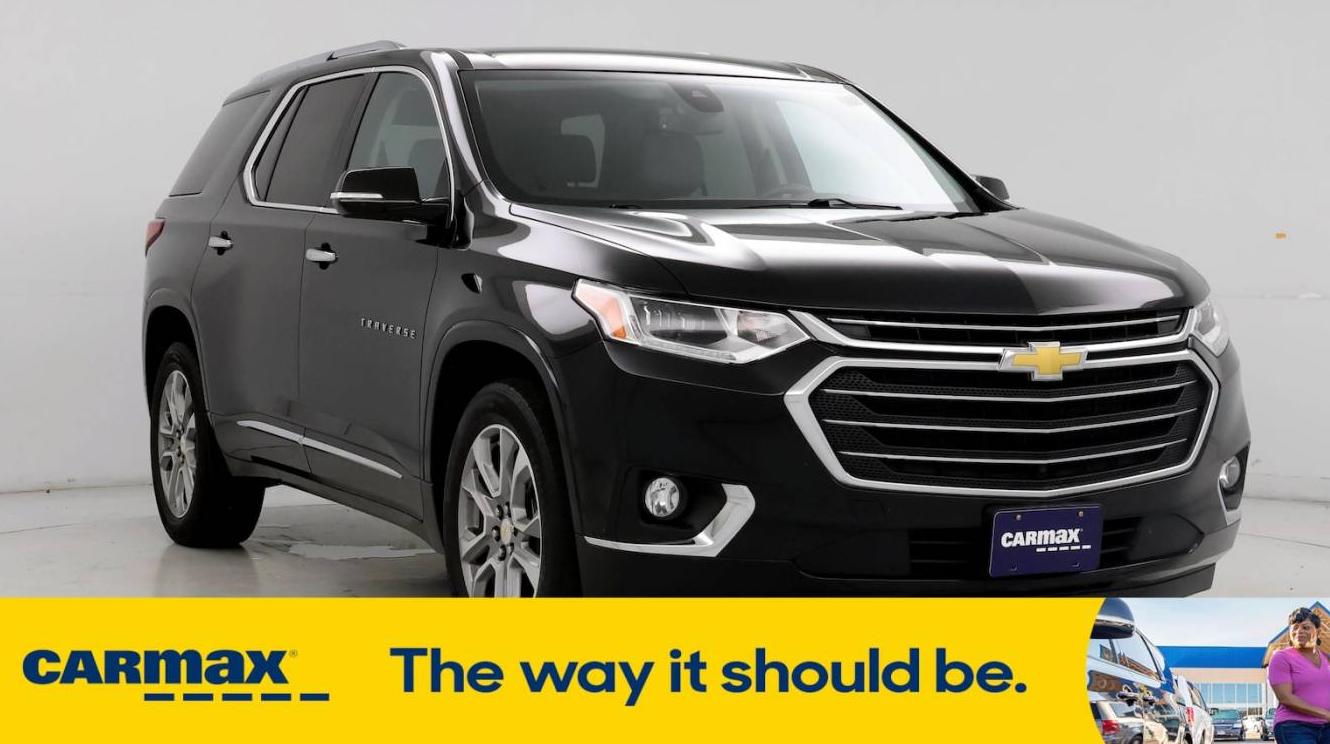 CHEVROLET TRAVERSE 2019 1GNERKKWXKJ241982 image