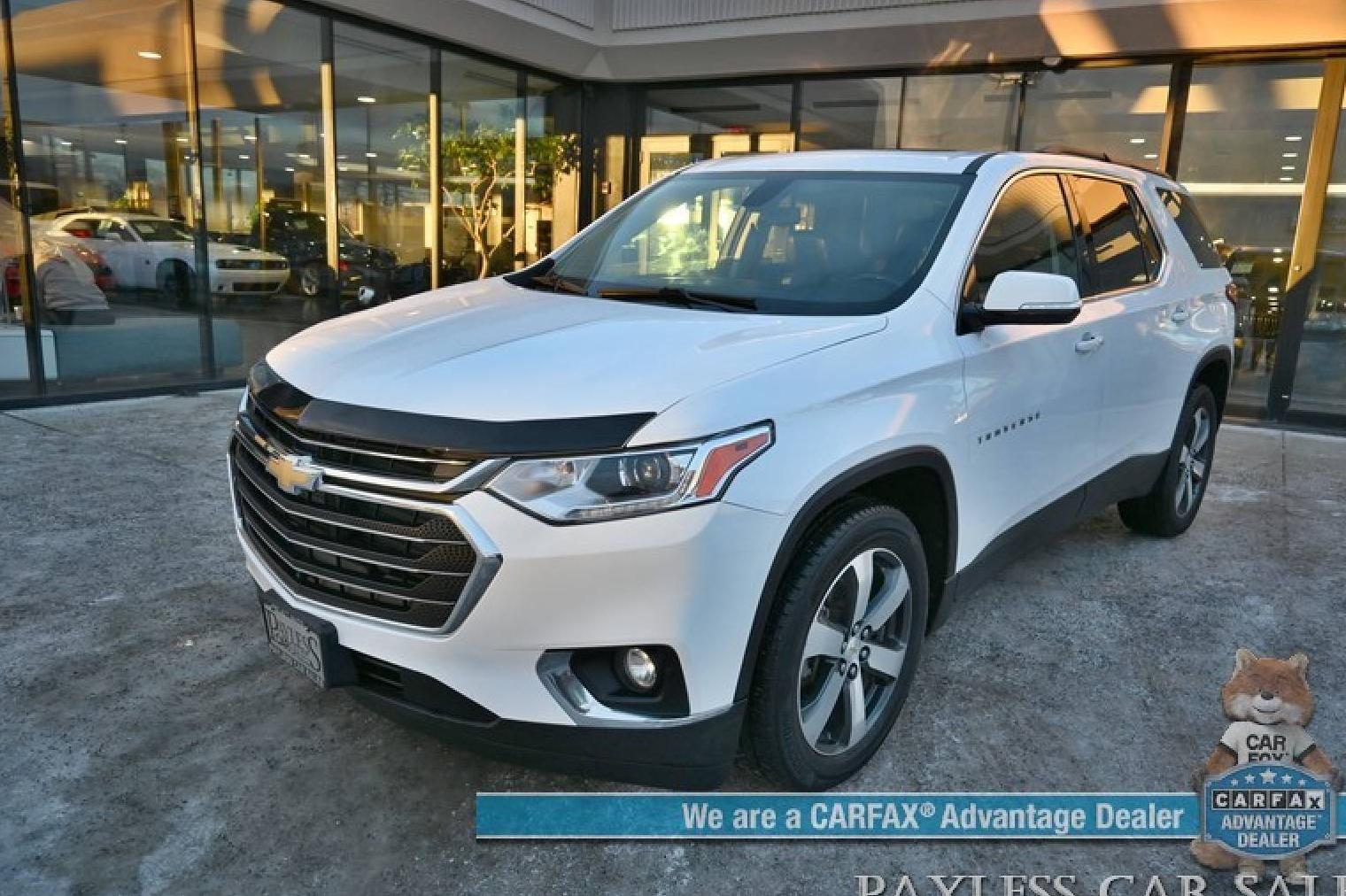 CHEVROLET TRAVERSE 2019 1GNEVHKW8KJ114484 image