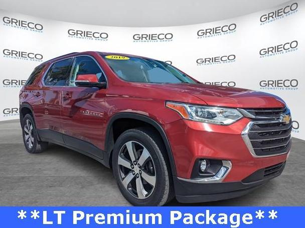 CHEVROLET TRAVERSE 2019 1GNERHKW0KJ285797 image