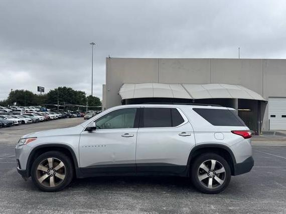 CHEVROLET TRAVERSE 2019 1GNERHKW7KJ272965 image