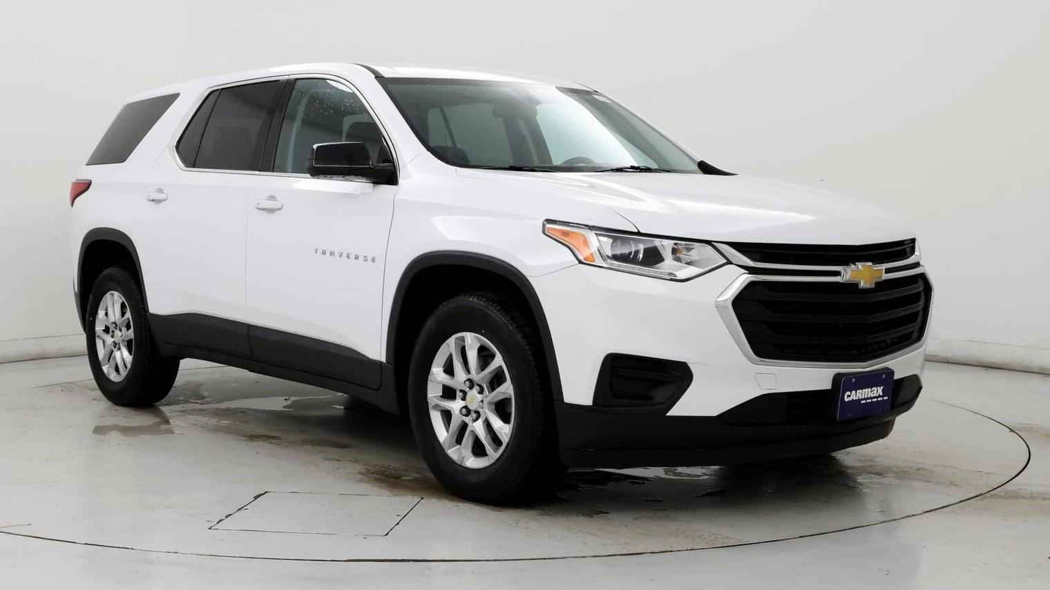 CHEVROLET TRAVERSE 2019 1GNERFKW5KJ261001 image