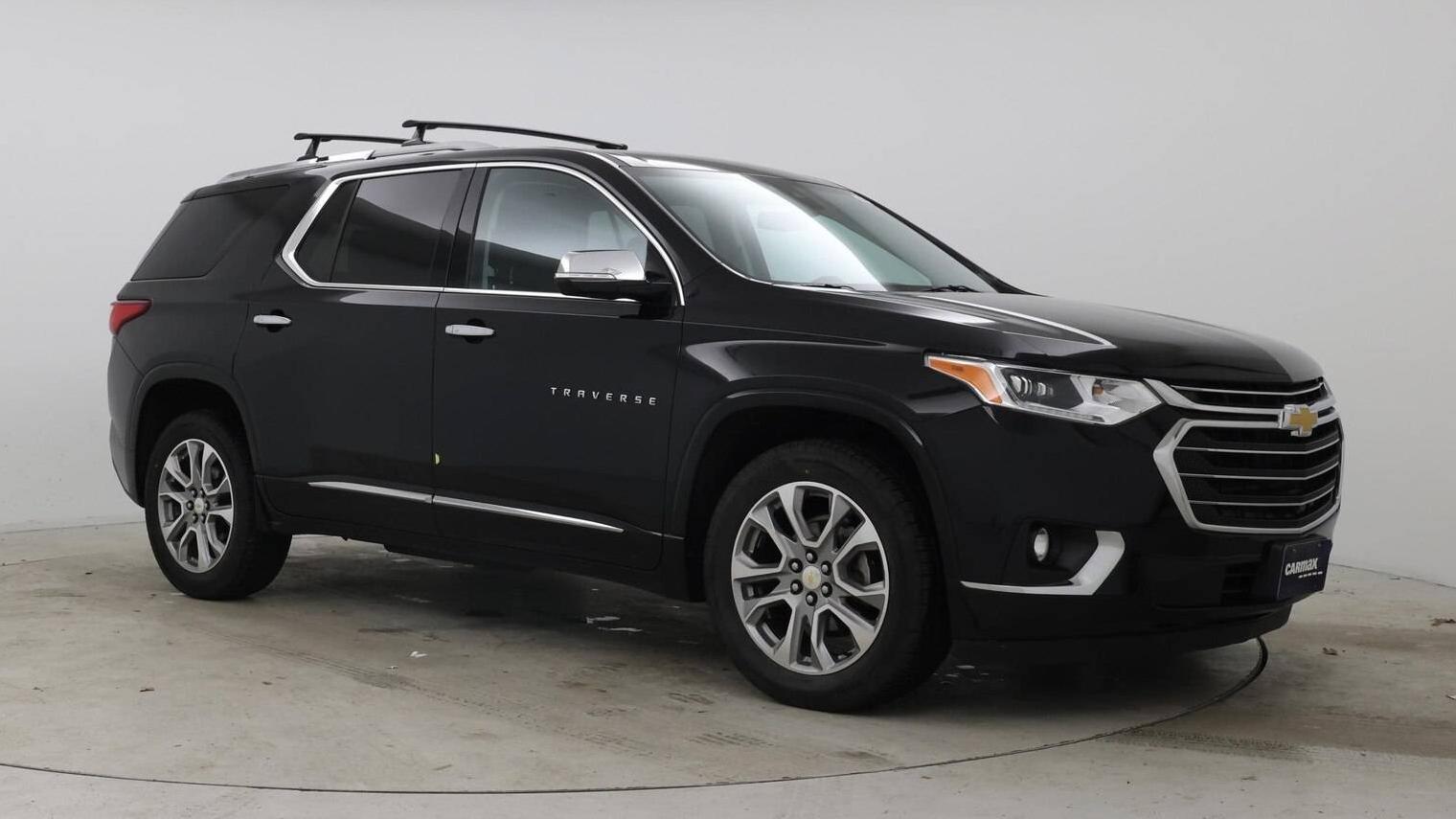 CHEVROLET TRAVERSE 2018 1GNERKKW9JJ107026 image