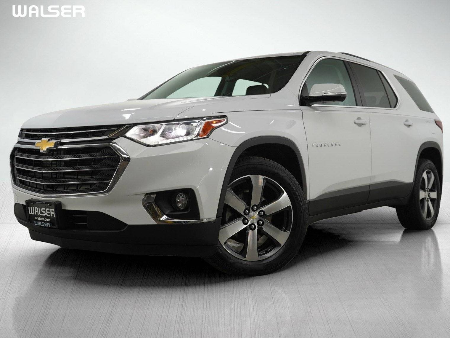 CHEVROLET TRAVERSE 2018 1GNEVHKW4JJ232854 image