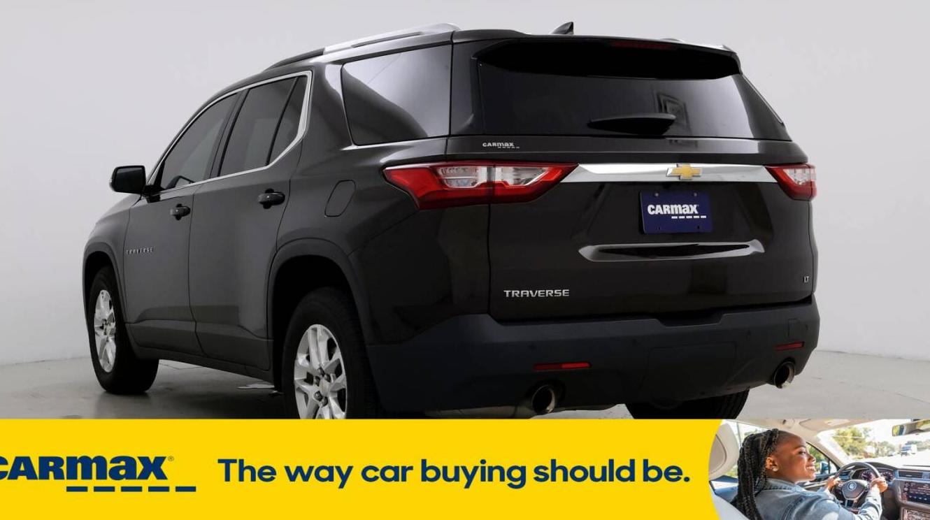 CHEVROLET TRAVERSE 2018 1GNERGKW8JJ270571 image