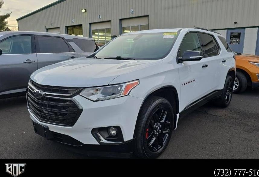 CHEVROLET TRAVERSE 2018 1GNERKKW2JJ186717 image