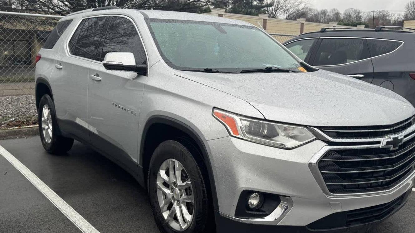 CHEVROLET TRAVERSE 2018 1GNERGKW0JJ273707 image