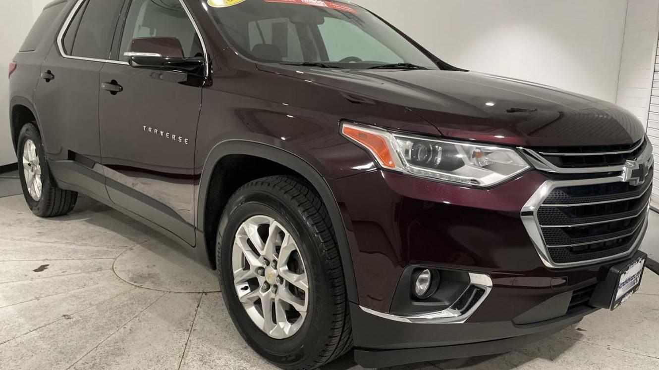 CHEVROLET TRAVERSE 2018 1GNERGKW1JJ172692 image