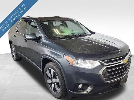 CHEVROLET TRAVERSE 2018 1GNEVHKW8JJ133762 image