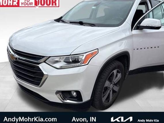 CHEVROLET TRAVERSE 2018 1GNERHKW2JJ257532 image