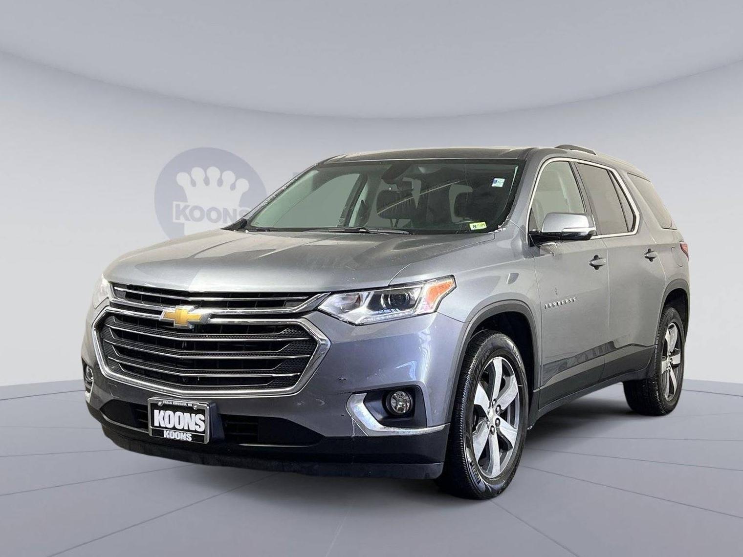 CHEVROLET TRAVERSE 2018 1GNEVHKW2JJ137287 image