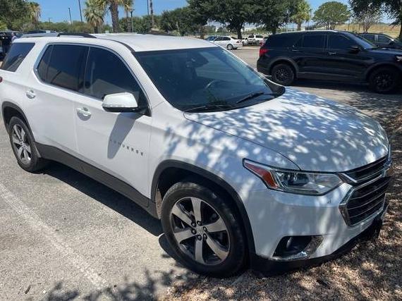 CHEVROLET TRAVERSE 2018 1GNERHKW8JJ137606 image