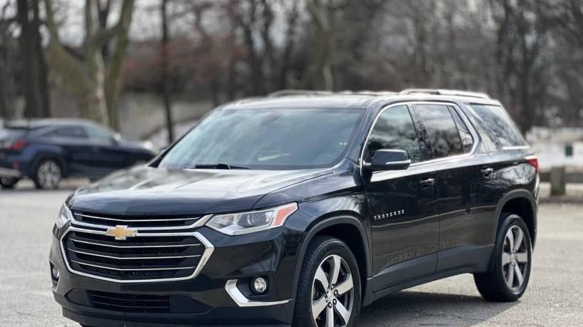 CHEVROLET TRAVERSE 2018 1GNERHKW7JJ245442 image