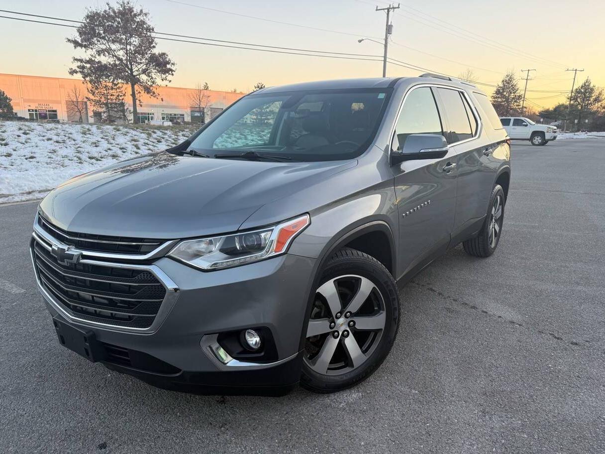 CHEVROLET TRAVERSE 2018 1GNEVHKWXJJ206078 image