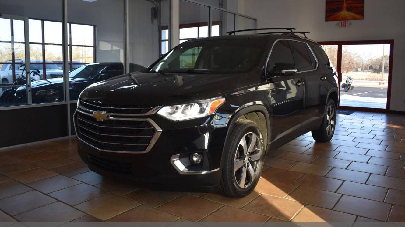 CHEVROLET TRAVERSE 2018 1GNERHKW2JJ122664 image