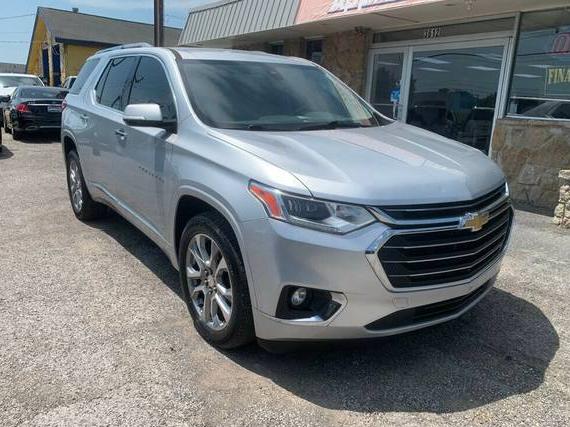 CHEVROLET TRAVERSE 2018 1GNERKKW5JJ201176 image
