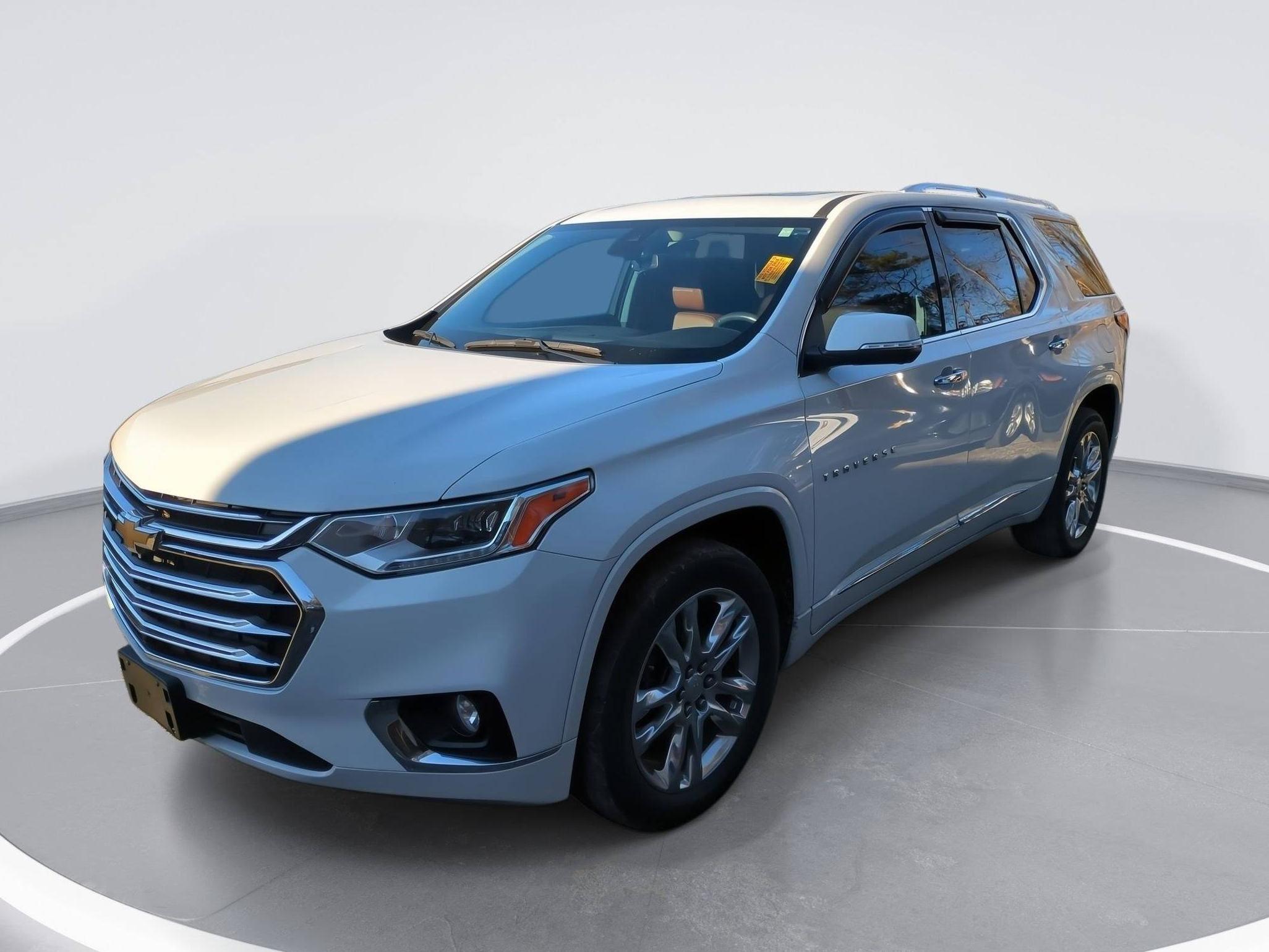 CHEVROLET TRAVERSE 2021 1GNEVNKW7MJ211385 image