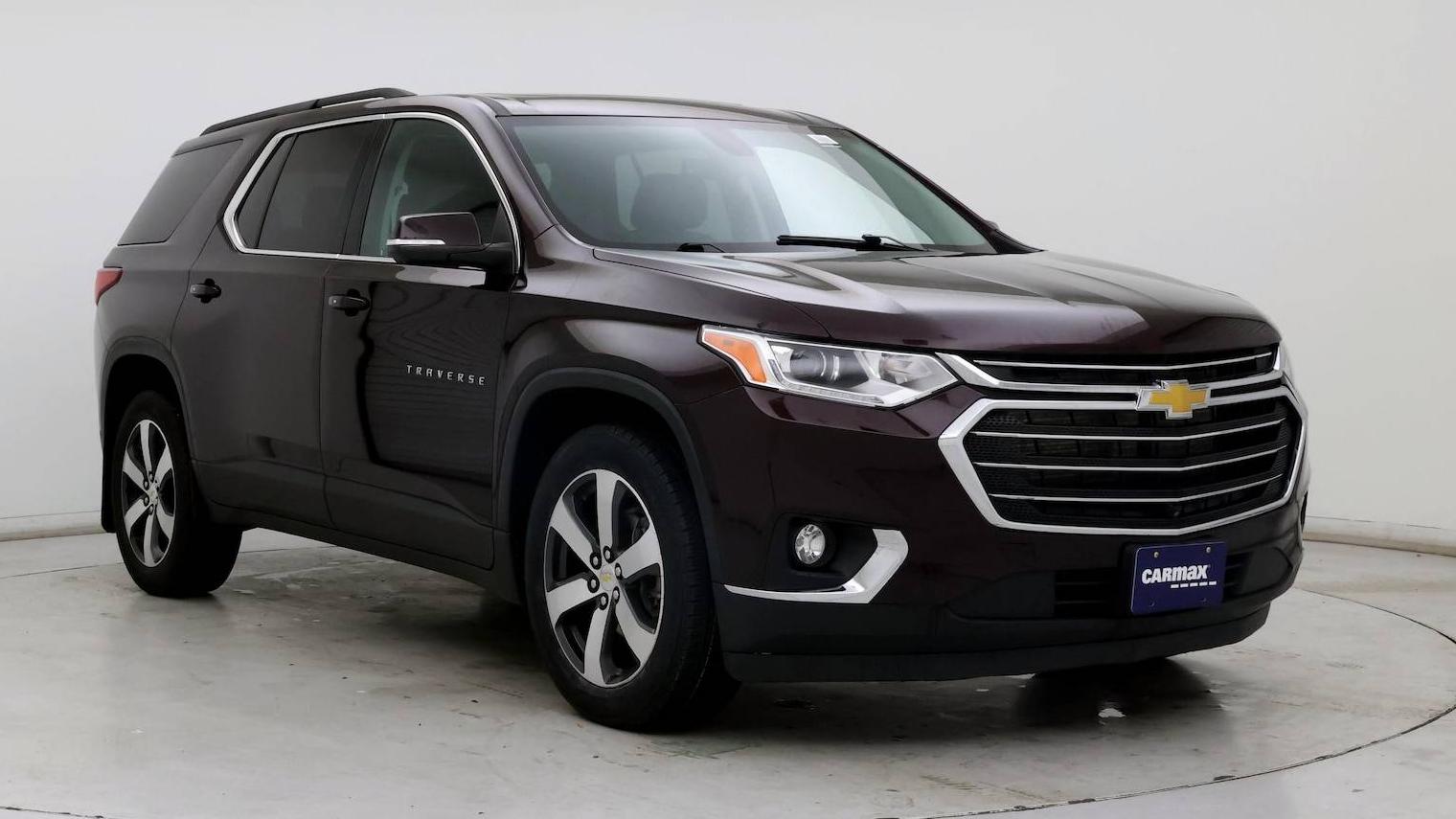 CHEVROLET TRAVERSE 2021 1GNEVHKW3MJ220232 image