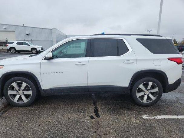 CHEVROLET TRAVERSE 2021 1GNEVHKW9MJ153720 image