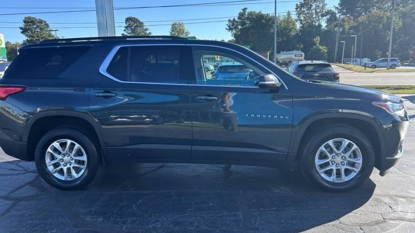 CHEVROLET TRAVERSE 2021 1GNEVGKW1MJ109284 image