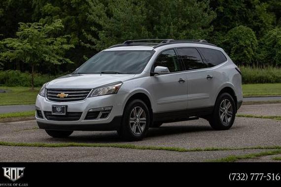 CHEVROLET TRAVERSE 2017 1GNKRHKD0HJ335771 image