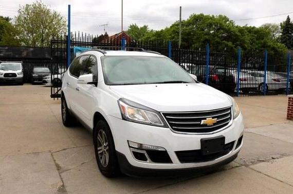 CHEVROLET TRAVERSE 2017 1GNKRHKD2HJ204857 image