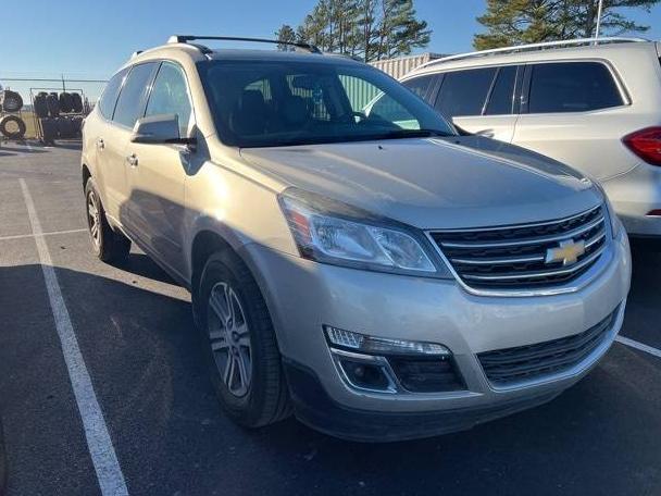 CHEVROLET TRAVERSE 2017 1GNKRHKD3HJ207122 image