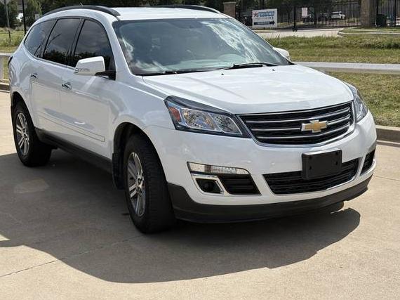 CHEVROLET TRAVERSE 2017 1GNKRHKD1HJ343183 image