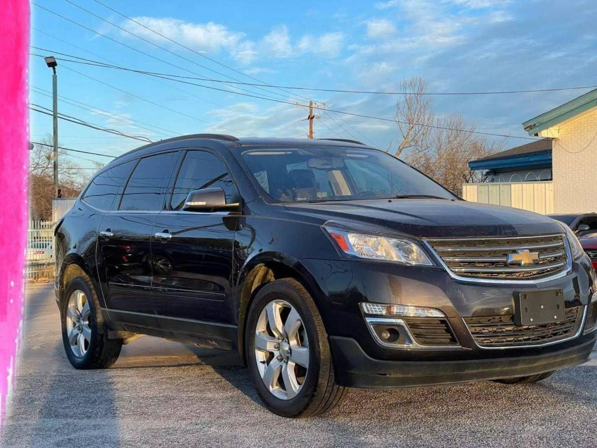 CHEVROLET TRAVERSE 2017 1GNKRGKD6HJ241971 image